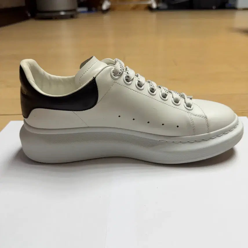 [SOLD OUT] 알렉산더 맥퀸 오버솔 39사이즈 판매합니다!(S급 풀박스)