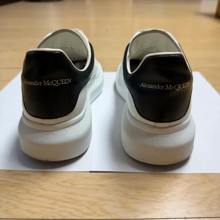 [SOLD OUT] 알렉산더 맥퀸 오버솔 39사이즈 판매합니다!(S급 풀박스)