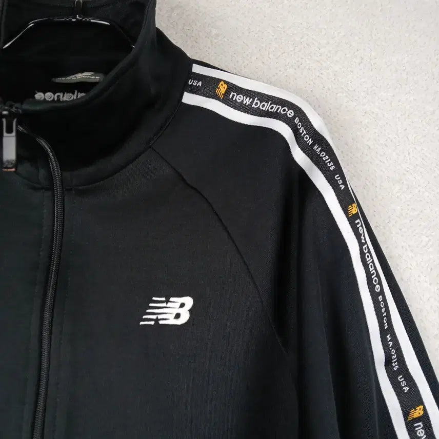 [BUNJANG] New Balance Women's Black Track Jacket (Size 90) / 뉴발란스 여성 블랙 트랙 자켓(90)