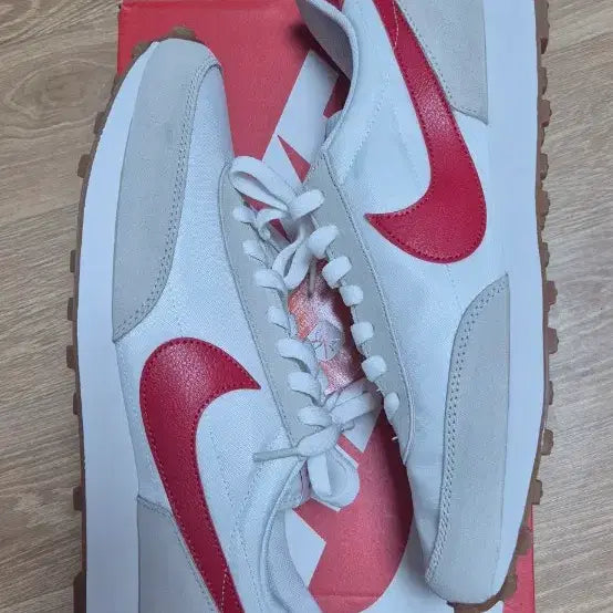 [BUNJANG] Nike Daybreak Summit White Women's 280 (Men's 270) / [나이키, 새상품]데이브레이크 써밋 화이트 우먼 280(남 270)