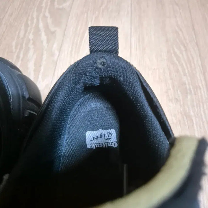 [BUNJANG] Onitsuka Tiger DENTIGRE Black Sneakers 255mm / 오니츠카타이거 덴티그레 블랙 운동화 255mm