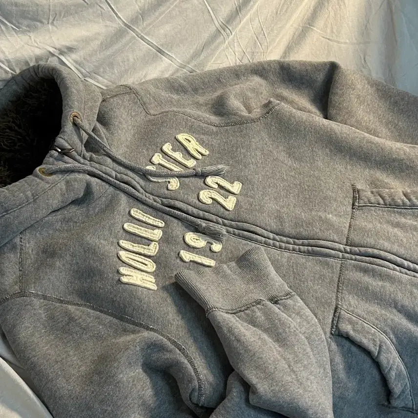 [BUNJANG] Hollister Wolfjaw Sherpa Hooded Zip-up Jacket / 홀리스터 울프죠 쉐르파 후드집업