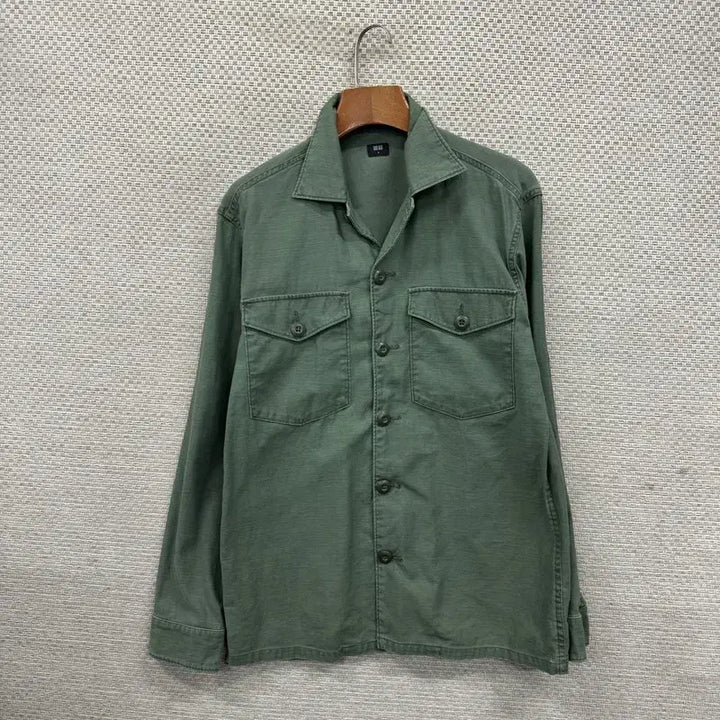 [BUNJANG] Uniqlo Two-Pocket Long Sleeve Shirt / 유니클로 캐주얼 투포켓 긴팔 셔츠 M A04749