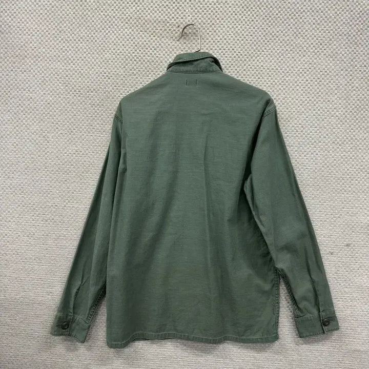 [BUNJANG] Uniqlo Two-Pocket Long Sleeve Shirt / 유니클로 캐주얼 투포켓 긴팔 셔츠 M A04749