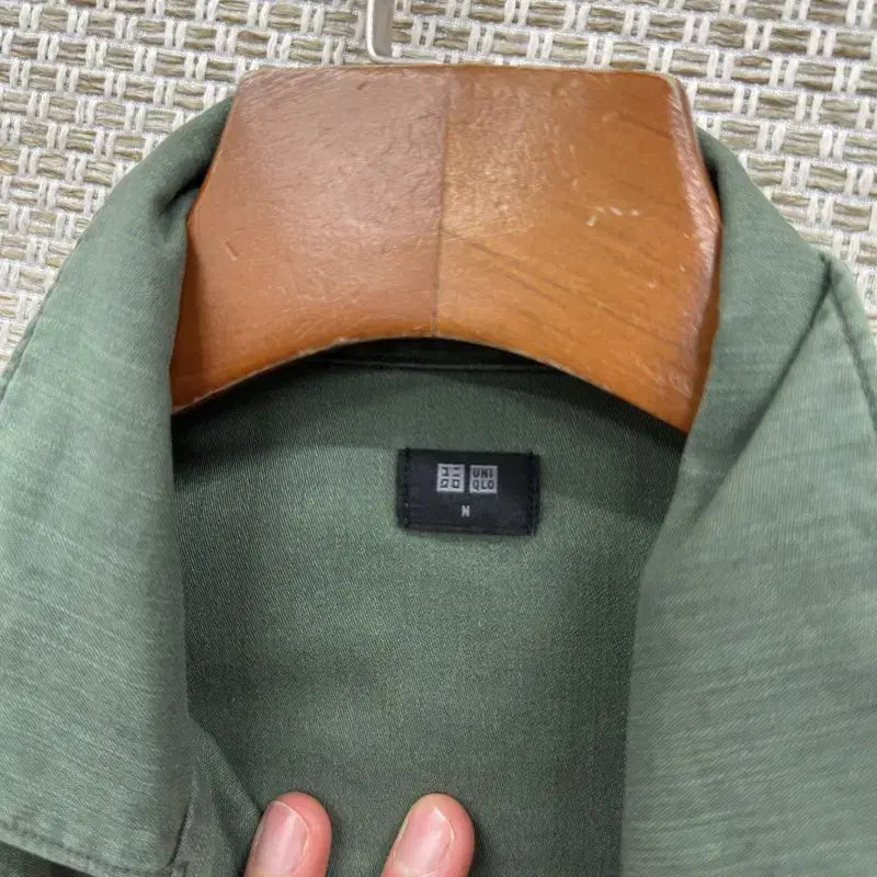 [BUNJANG] Uniqlo Two-Pocket Long Sleeve Shirt / 유니클로 캐주얼 투포켓 긴팔 셔츠 M A04749