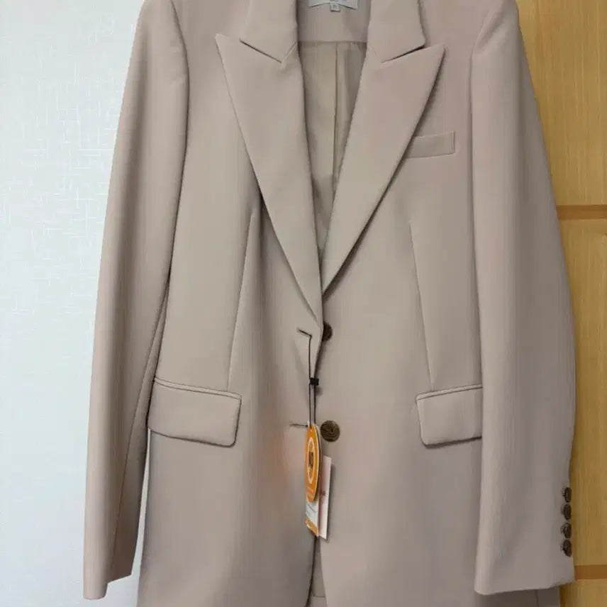 [SOLD OUT] 새상품) 셀렙샵 여성 투버튼 베이지 자켓 슬랙스 세트 (66)CelebS