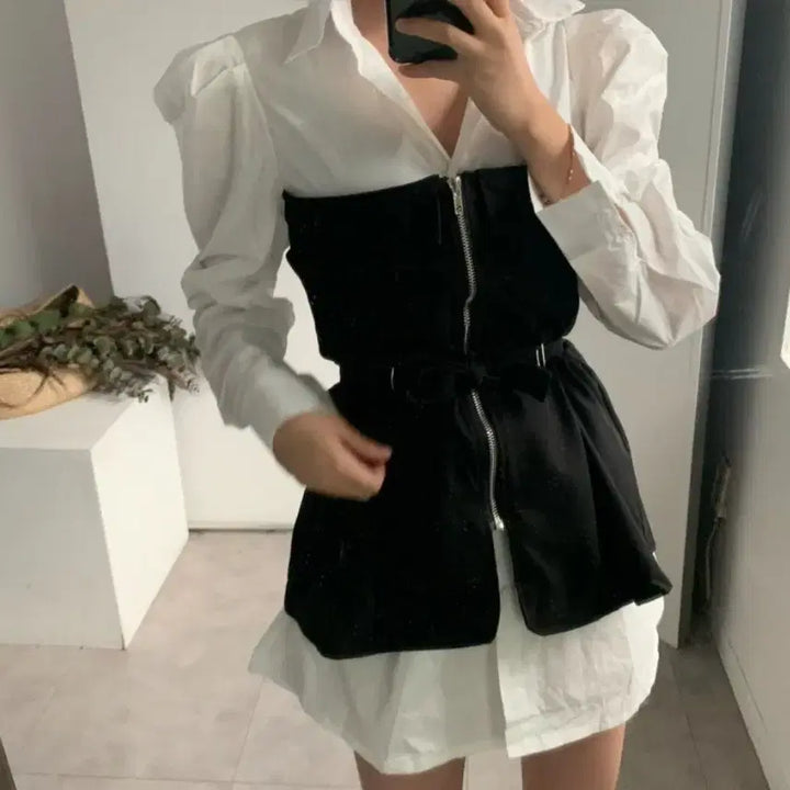 [BUNJANG] Layered V-Neck Mini Dress / (한번착용)블랙 뷔스티에 셔츠 레이어드 원피스