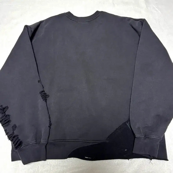 [BUNJANG] CORD. Deflection Damaged Sweatshirt - M / 코드(CORD.) 디플렉션 데미지드 스웻셔츠 맨투맨 M사이즈