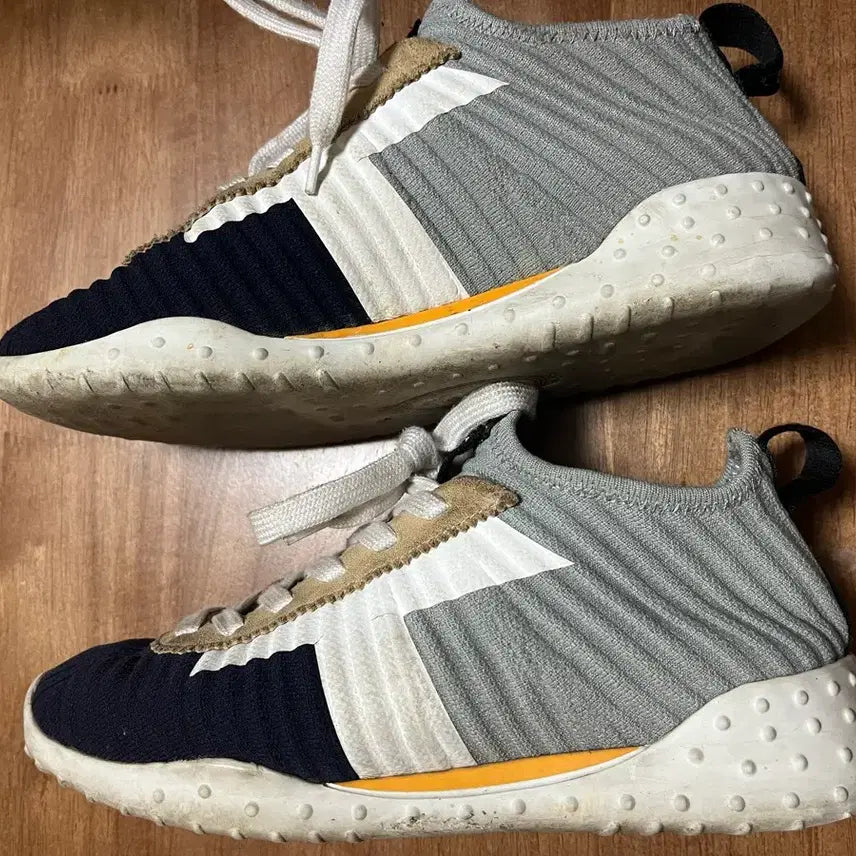 [BUNJANG] Tooz Sneakers (Size 35.5) / 토즈 정품 스니커즈 35.5(발볼좁은230)