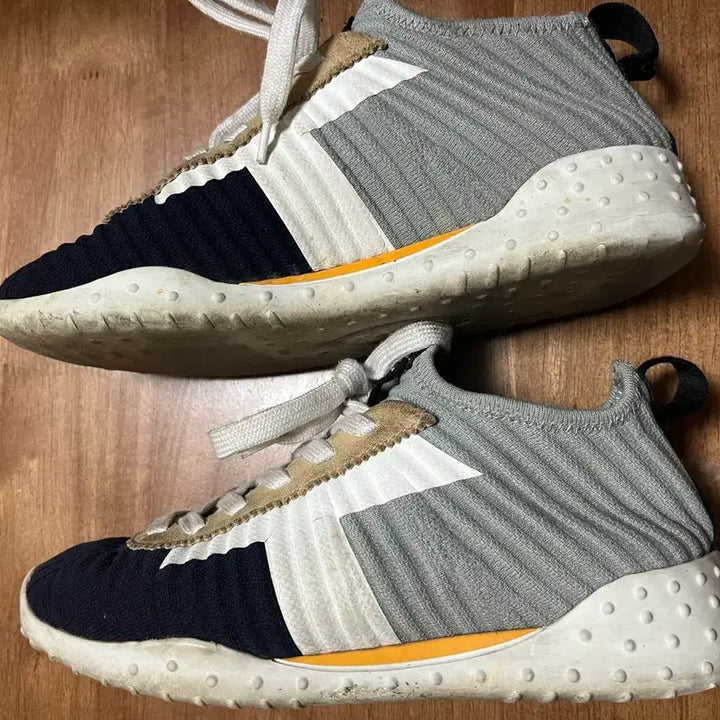 [BUNJANG] Tooz Sneakers (Size 35.5) / 토즈 정품 스니커즈 35.5(발볼좁은230)