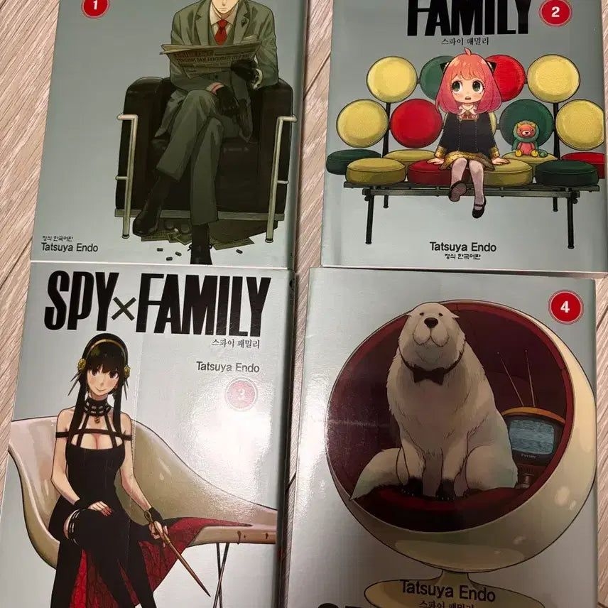 [BUNJANG] Spy x Family Comic Book Bundle Set (Vol. 1-4) / 스파이패밀리 만화책 1권~4권 일괄 팝니다