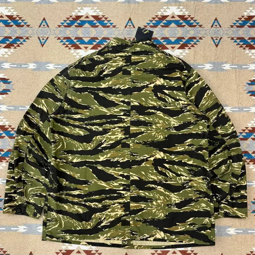 [BUNJANG] Needles D.N Coverall Camo Flage Chore Jacket / [M] 니들스 D.N 커버올 카모 플라쥬 초어 자켓
