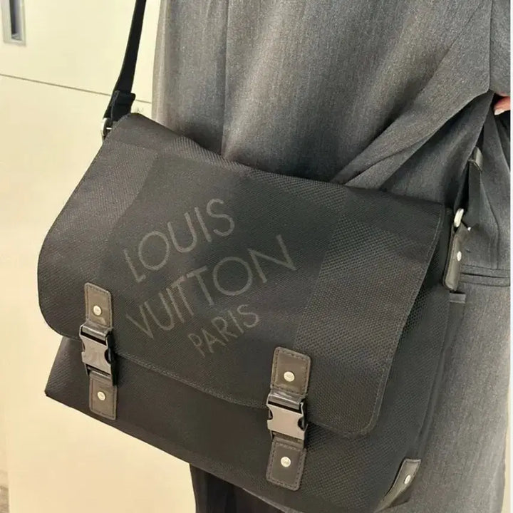 [BUNJANG] Louis Vuitton Damier Ebene Messenger Bag / (정품) 루이비통 더미에 제앙 메신져 크로스백팝니다.