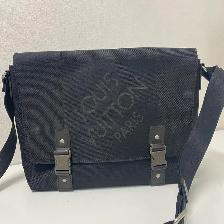 [BUNJANG] Louis Vuitton Damier Ebene Messenger Bag / (정품) 루이비통 더미에 제앙 메신져 크로스백팝니다.
