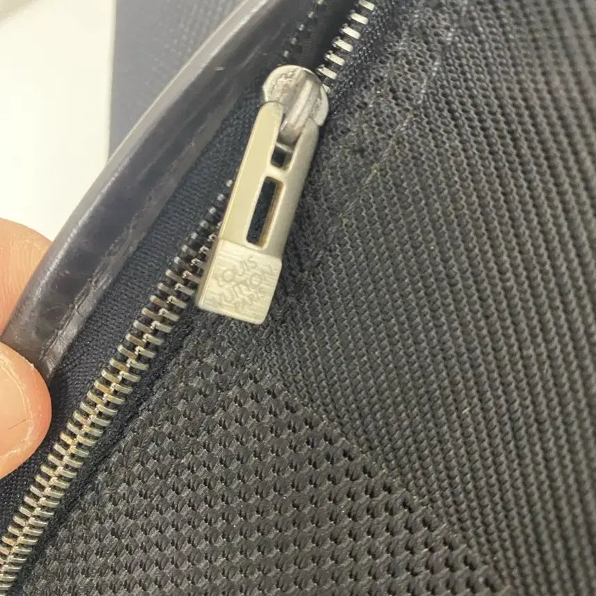 [BUNJANG] Louis Vuitton Damier Ebene Messenger Bag / (정품) 루이비통 더미에 제앙 메신져 크로스백팝니다.