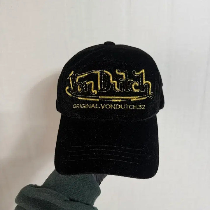 [BUNJANG] Von Dutch Black Velvet Ball Cap / Von Dutch Y2K cap 본더치 블랙 벨벳 볼캡입니다