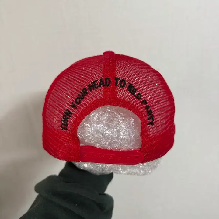 [BUNJANG] DSQUARED2 Red Mesh Cap / DSQUARED 디스퀘어드2 빨간색 메쉬 캡 모자입니다