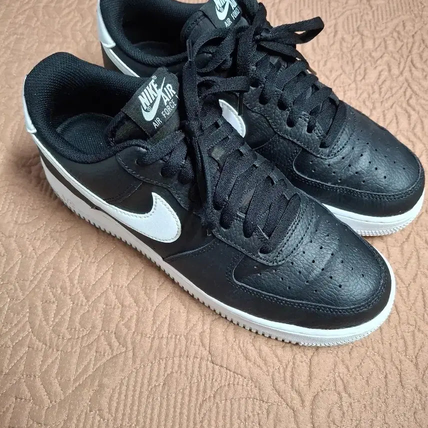 [BUNJANG] Nike Air Force 1 Black and White Sneakers / 270 나이키 에어포스1 검흰 운동화 [1271]