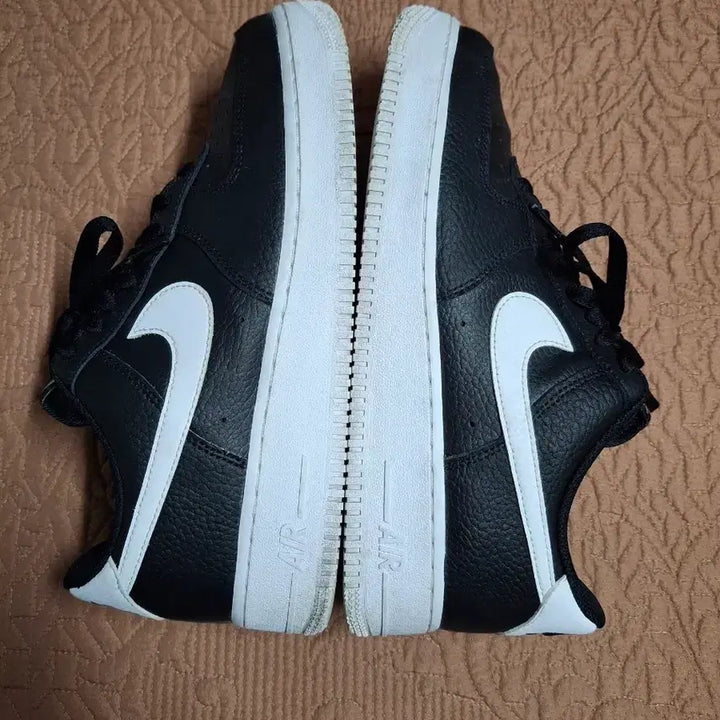 [BUNJANG] Nike Air Force 1 Black and White Sneakers / 270 나이키 에어포스1 검흰 운동화 [1271]