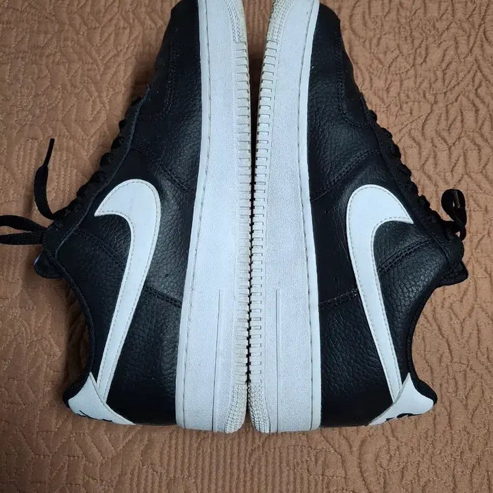 [BUNJANG] Nike Air Force 1 Black and White Sneakers / 270 나이키 에어포스1 검흰 운동화 [1271]