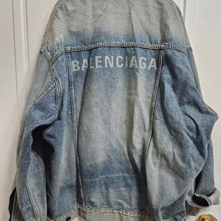 [BUNJANG] Balenciaga Back Logo Denim Jacket 105 / 발렌시아가 백로고 청자켓 105