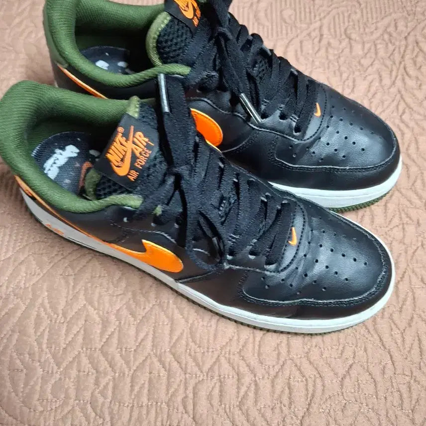 [BUNJANG] Nike Air Force 1 07 Sneakers / 260 나이키 에어포스1 07 운동화 [1272]