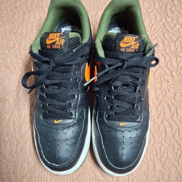 [BUNJANG] Nike Air Force 1 07 Sneakers / 260 나이키 에어포스1 07 운동화 [1272]