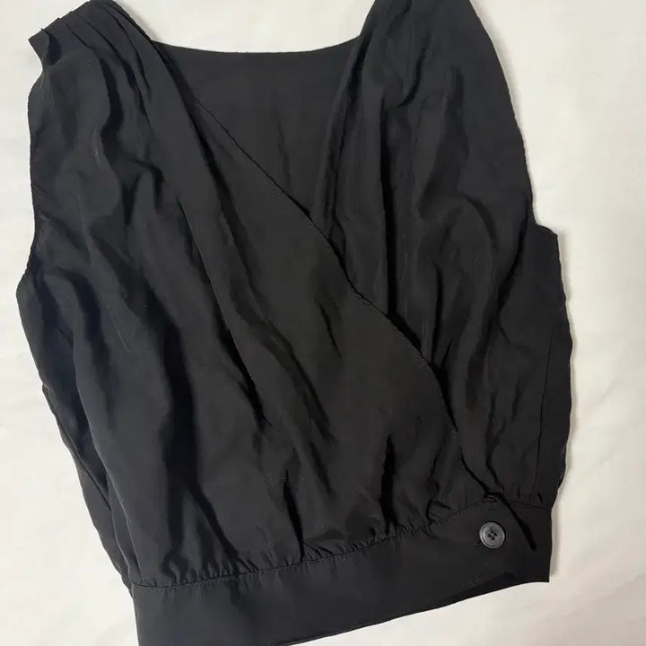 [BUNJANG] Black Button Wrap Tank Top Blouse / 블랙 버튼 랩 나시 블라우스