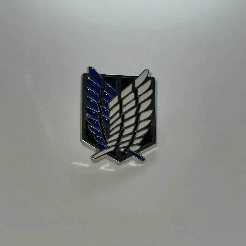[BUNJANG] Attack on Titan Scout Regiment Badge / 진격의 거인 조사병단 뱃지