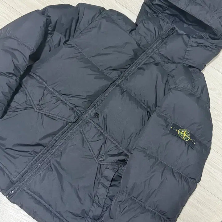 [SOLD OUT] 스톤아일랜드 24FW 크링클랩스 숏패딩 블랙 (XL)