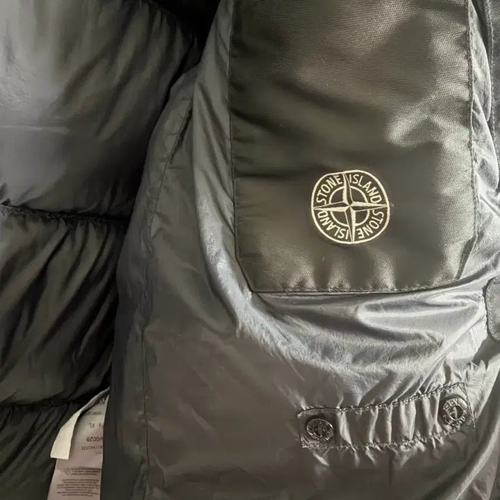[SOLD OUT] 스톤아일랜드 24FW 크링클랩스 숏패딩 블랙 (XL)