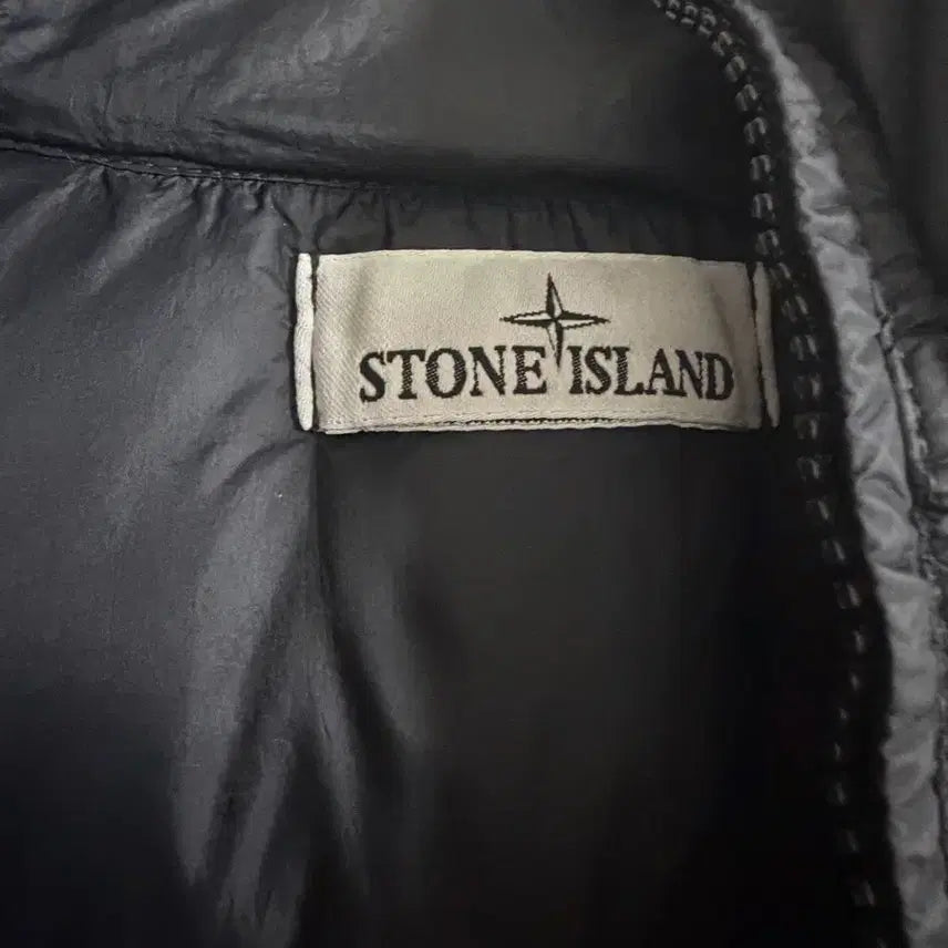 [SOLD OUT] 스톤아일랜드 24FW 크링클랩스 숏패딩 블랙 (XL)