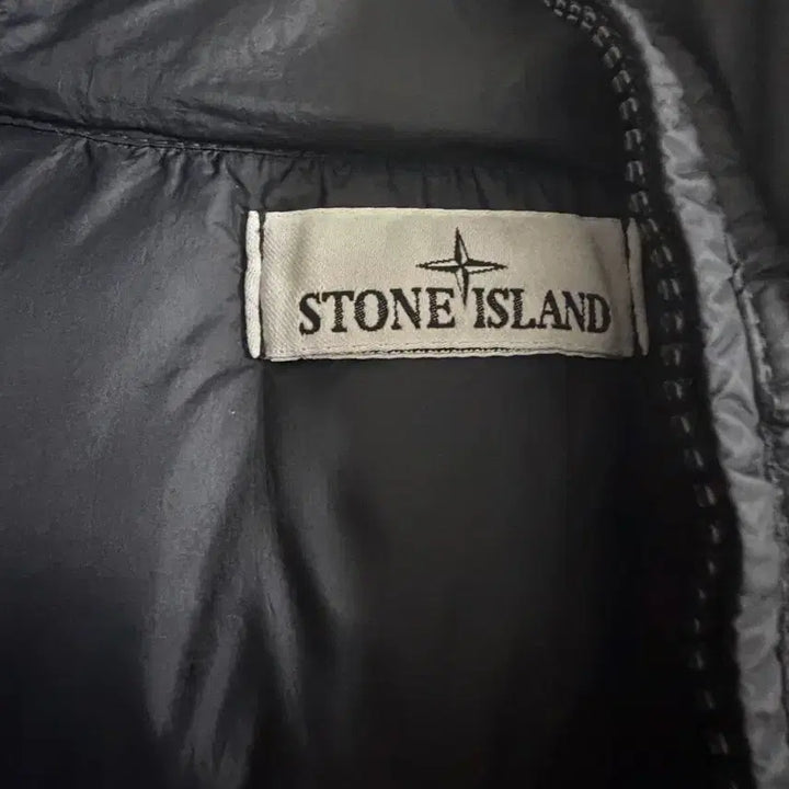 [SOLD OUT] 스톤아일랜드 24FW 크링클랩스 숏패딩 블랙 (XL)