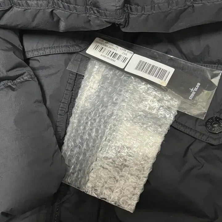 [SOLD OUT] 스톤아일랜드 24FW 크링클랩스 숏패딩 블랙 (XL)