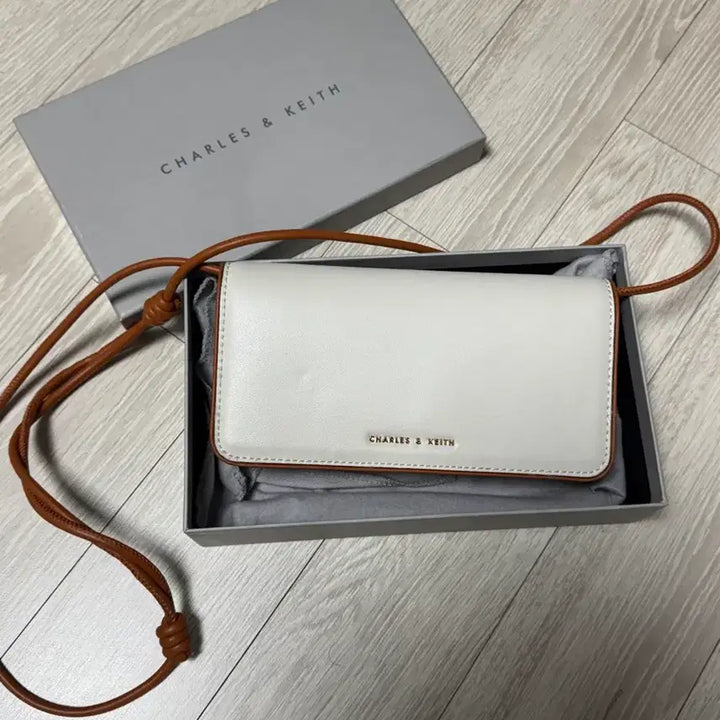 [BUNJANG] Charles & Keith Shoulder & Crossbody Bag / 찰스앤키스 숄더&크로스백