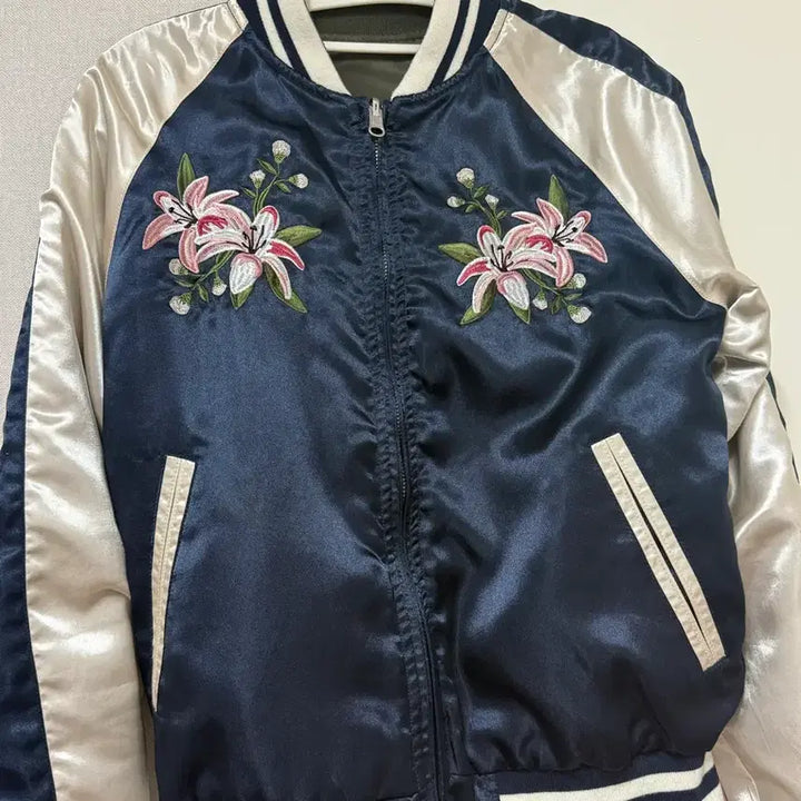 [BUNJANG] Vintage Floral Embroidery Souvenir Jacket / 빈티지 플라워 자수 스카잔