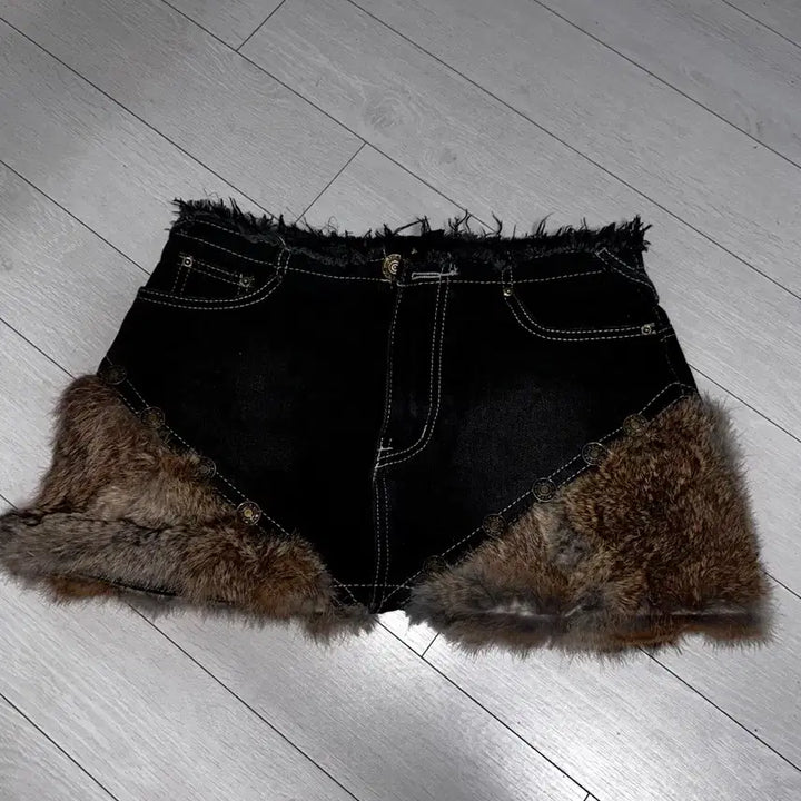 [BUNJANG] Fur Denim Shorts / 퍼 데님 숏팬츠