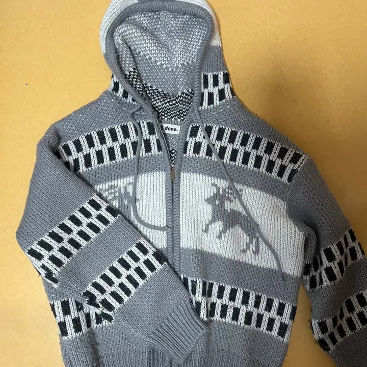 [BUNJANG] Welldone Hooded Knit Zip-up Jacket / 웰던 후드 니트 집업 자켓