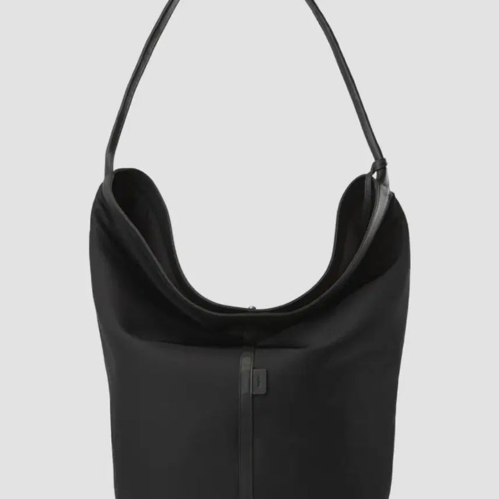 [BUNJANG] RECTO Padded Nylon Bucket Bag / 렉토 패디드 나일론 버킷백 가방_black