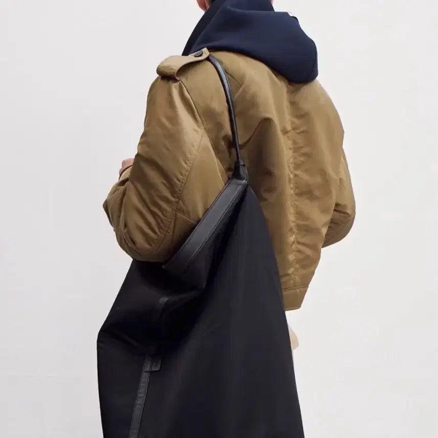 [BUNJANG] RECTO Padded Nylon Bucket Bag / 렉토 패디드 나일론 버킷백 가방_black