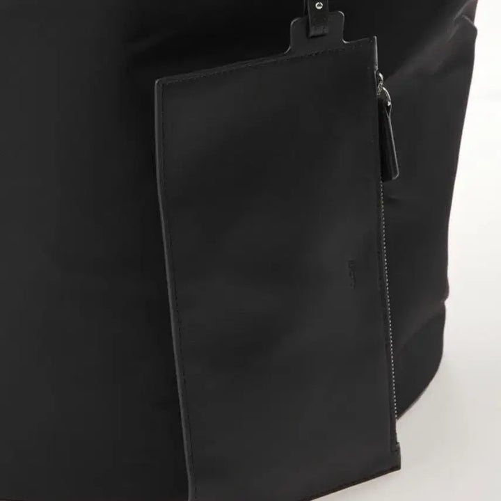 [BUNJANG] RECTO Padded Nylon Bucket Bag / 렉토 패디드 나일론 버킷백 가방_black