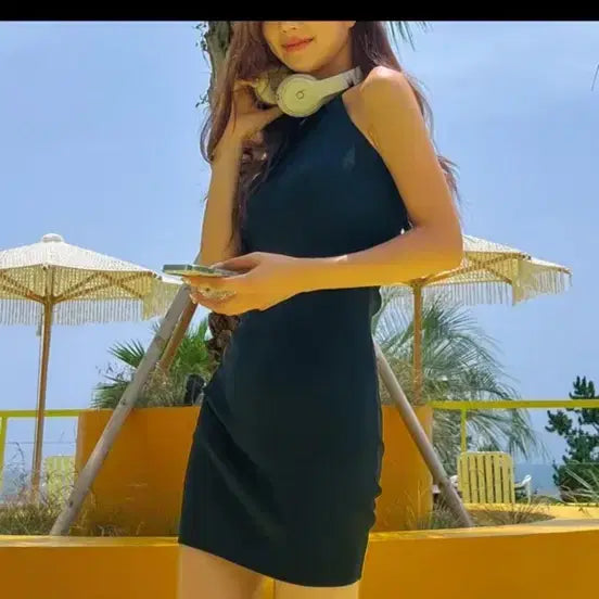 [BUNJANG] Dorothy Black Halterneck Mini Dress / 도로시와 블랙 홀터넥 미니 원피스