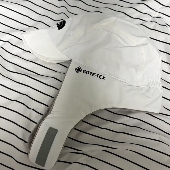 [BUNJANG] The North Face Ear Muffs White (Gore-Tex) L / 한정판제품) 노스페이스 이어머프 화이트 (고어텍스) L