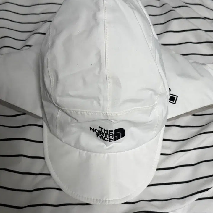 [BUNJANG] The North Face Ear Muffs White (Gore-Tex) L / 한정판제품) 노스페이스 이어머프 화이트 (고어텍스) L