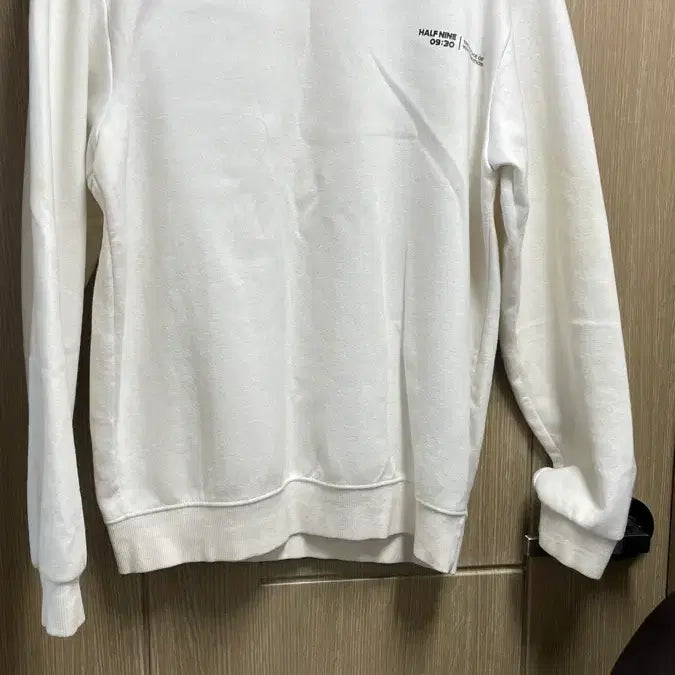 [BUNJANG] HALF NINE White Sweatshirt / HALF NINE 흰색 맨투맨 티셔츠