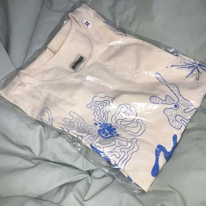 [BUNJANG] Drawing T-shirt M / 오월오일 드로잉 티셔츠 M