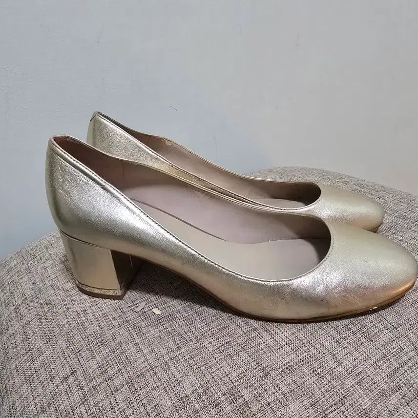 [SOLD OUT] Aldo 금색구두 245