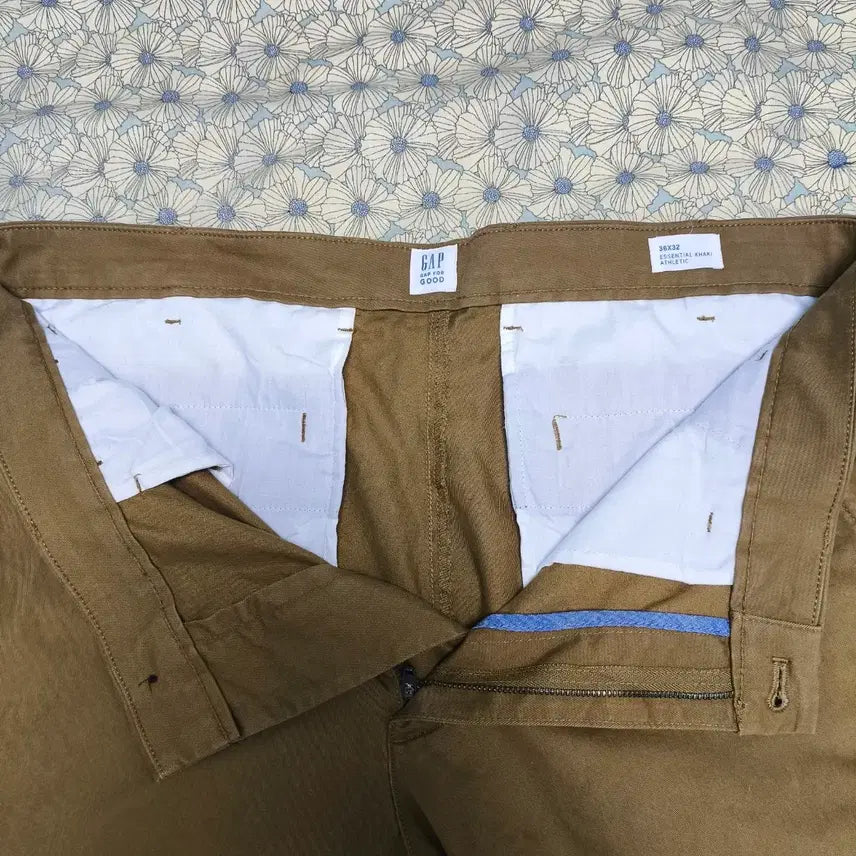 [BUNJANG] Gap Essentials Khaki Athletic Chino Pants / [36] 갭 에센셜 카키 애슬레틱 치노팬츠