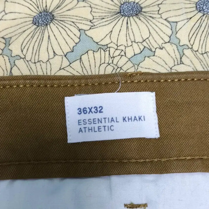 [BUNJANG] Gap Essentials Khaki Athletic Chino Pants / [36] 갭 에센셜 카키 애슬레틱 치노팬츠