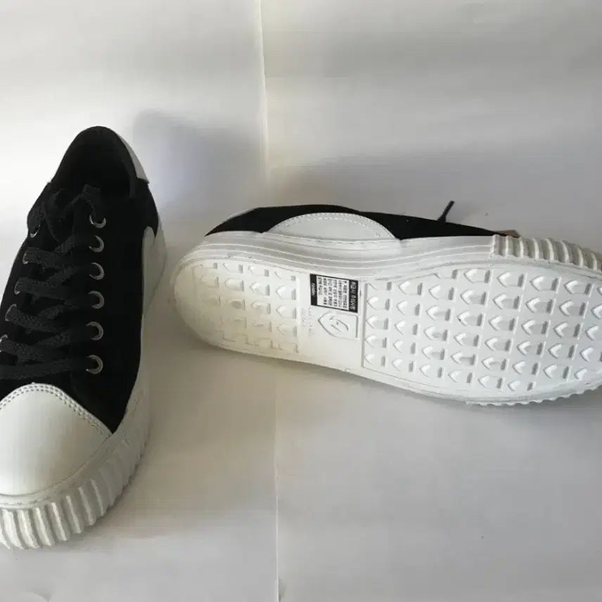 [BUNJANG] FOLDER Black Sneakers 250 / (미착용)폴더 FOLDER 블랙 스니커즈 250